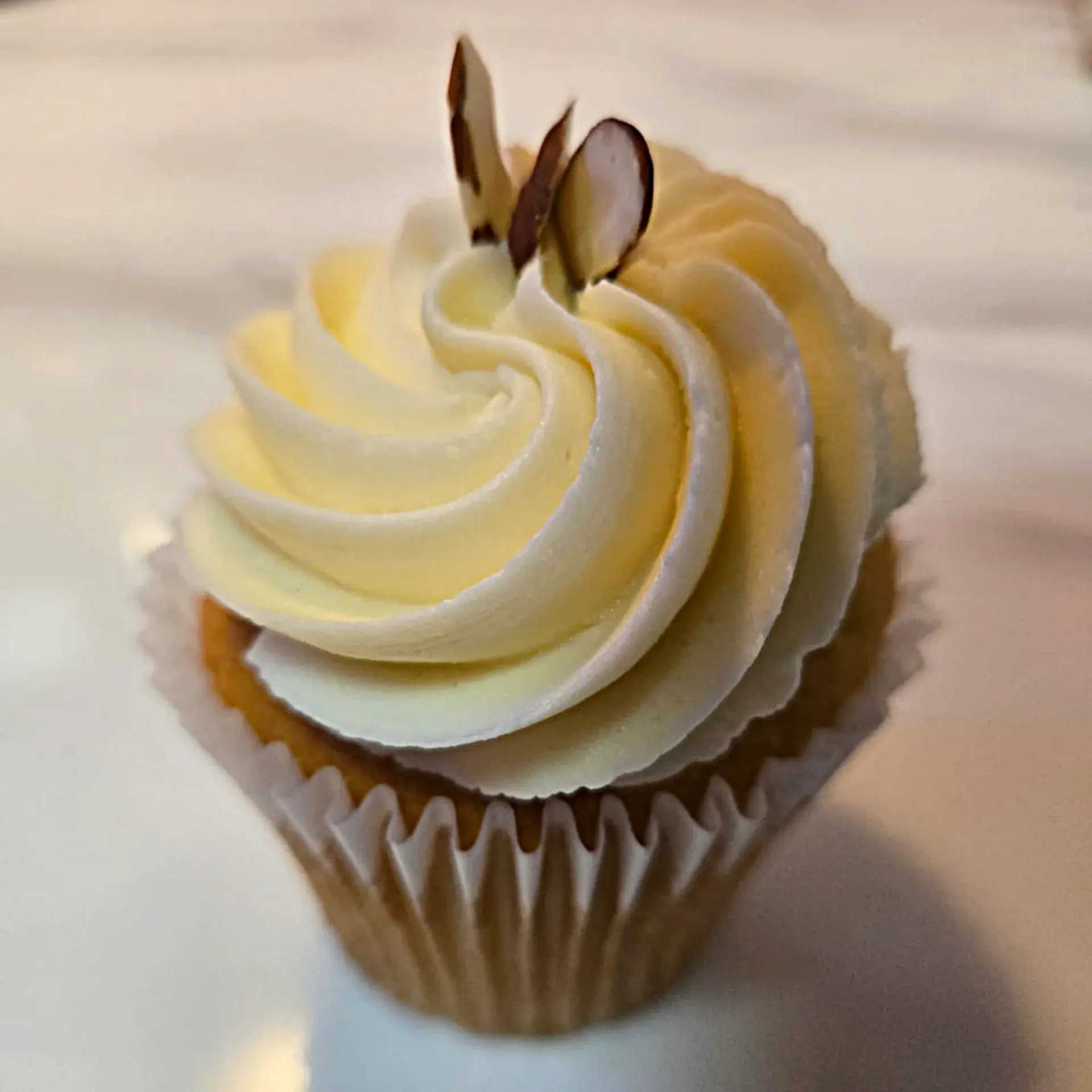 Almond Standard Cupcake
